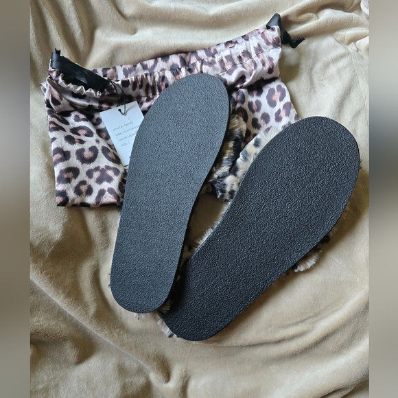 Generation Love Leopard Slippers LARGE Slides Open Toe Faux Fur Comfort $85 NEW - Picture 6 of 8